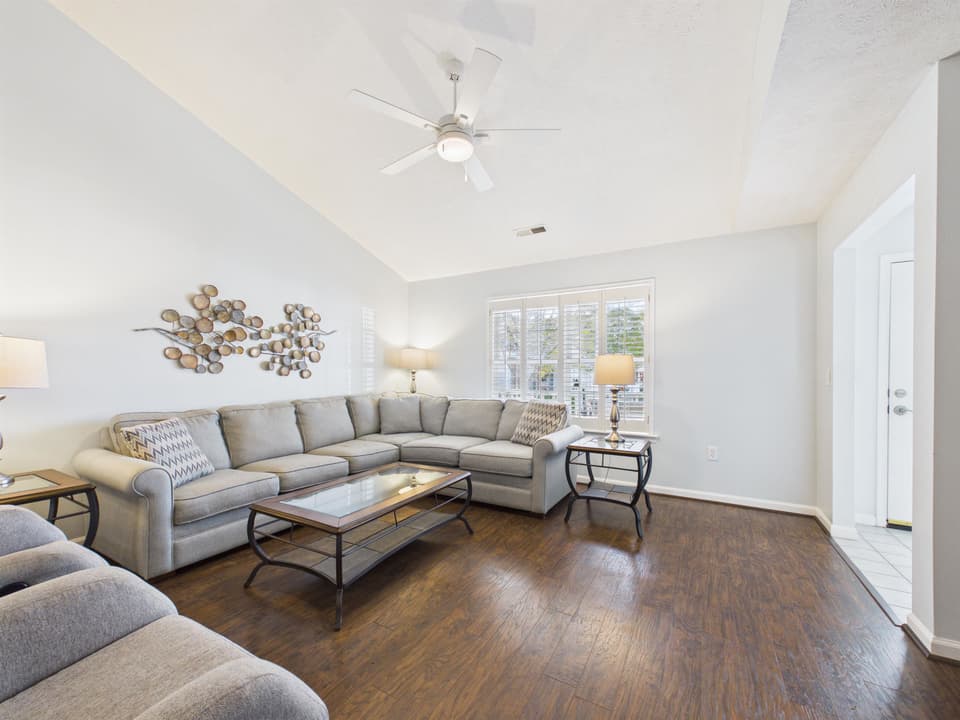 232 Wheatland Court NE, photo 11 of 38