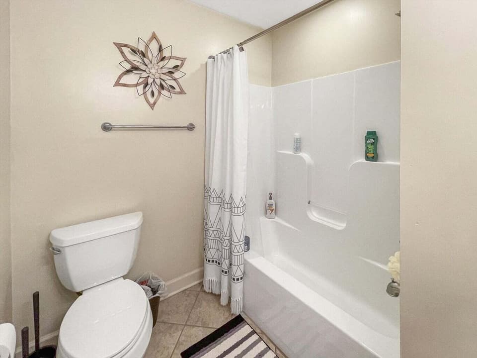 422 Miller St SE, photo 12 of 16