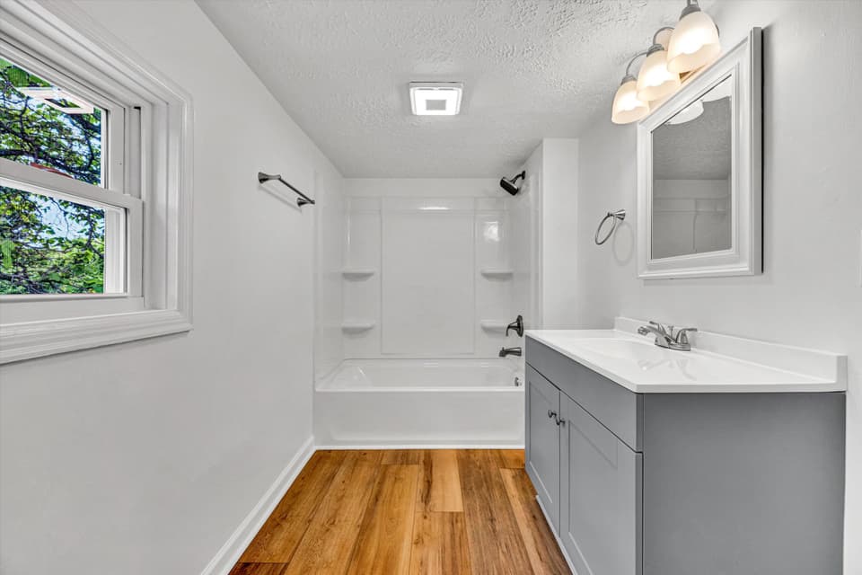 955 Church St NE, photo 20 of 33
