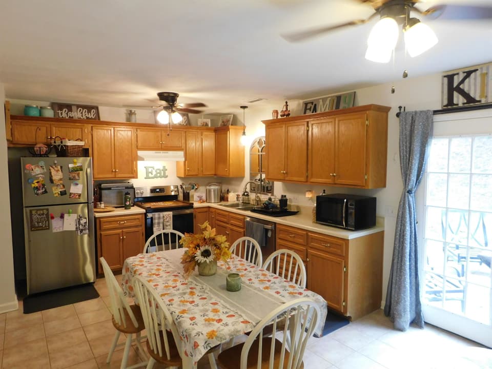 565 School Lane, photo 6 of 16