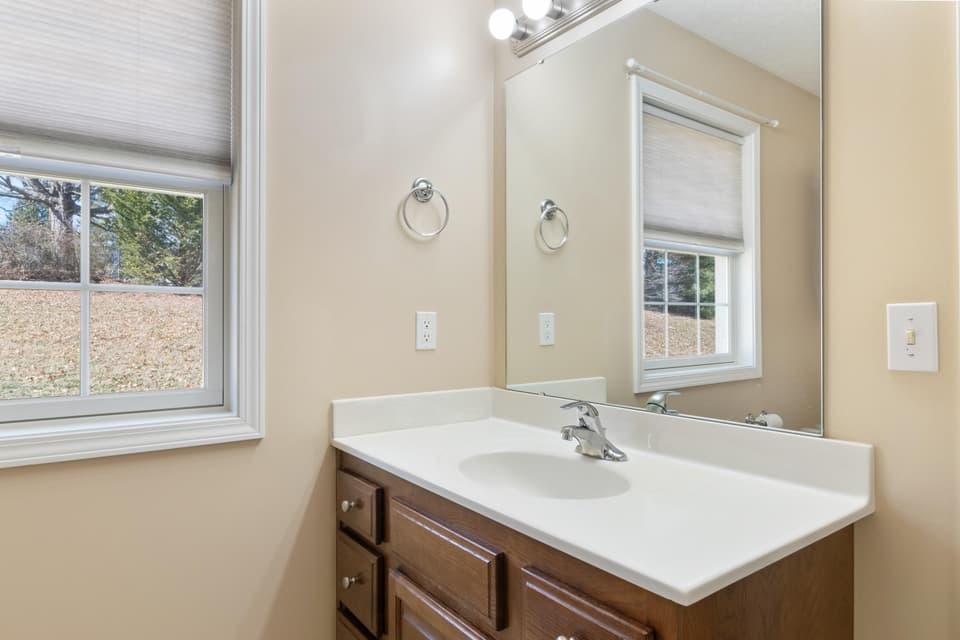 835 College Street, photo 25 of 33