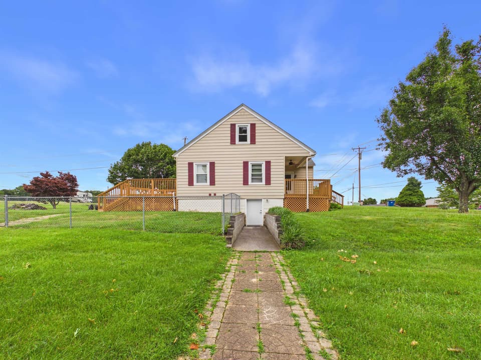 195 Church Street, photo 4 of 40