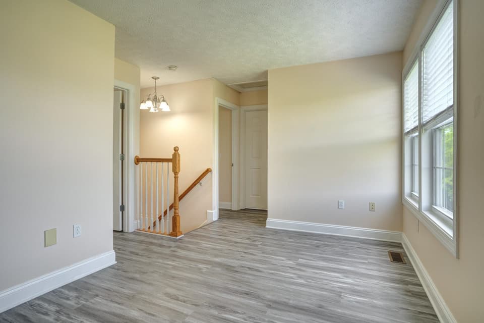 1025 Oaktree Boulevard, photo 10 of 33