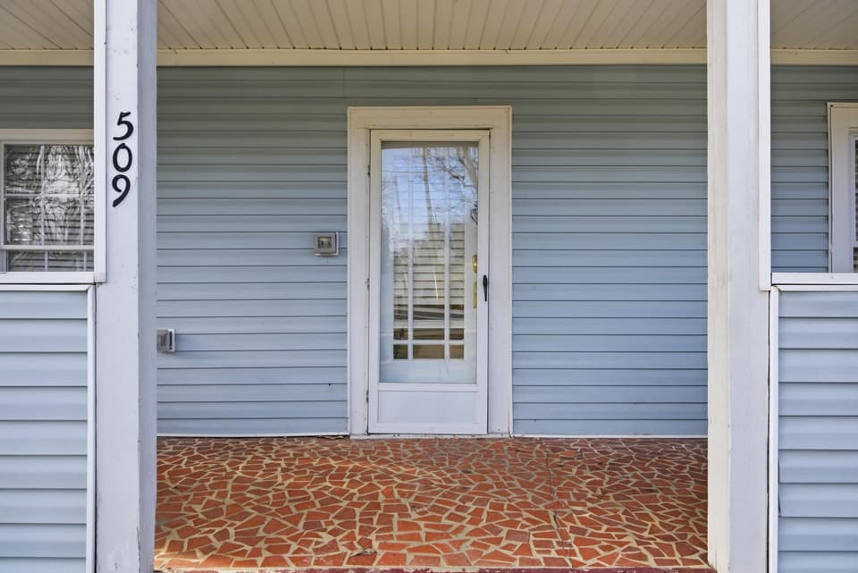 509 W Main Street, photo 5 of 40