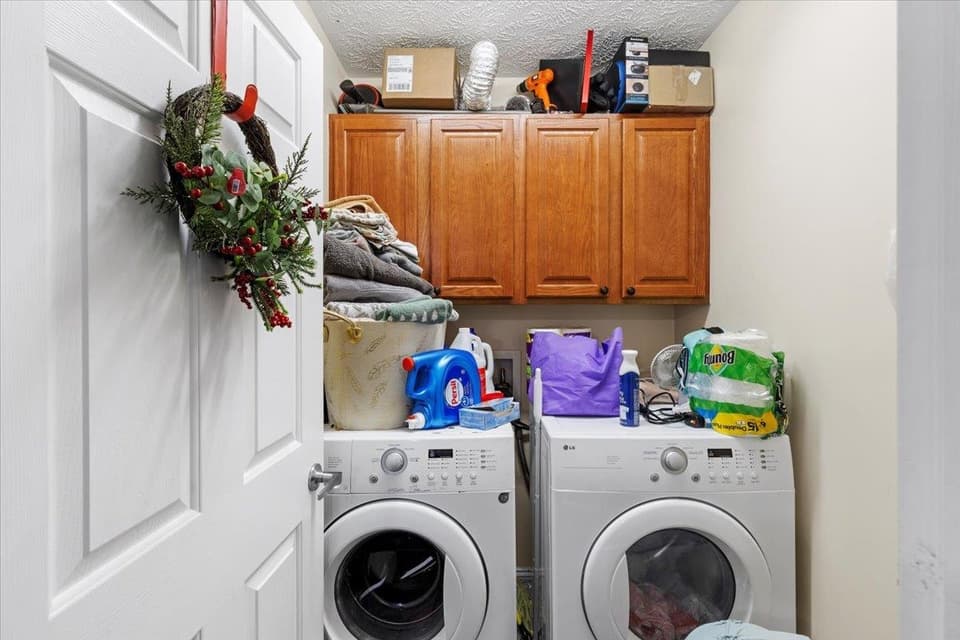 910 Oak Tree Boulevard, photo 17 of 40