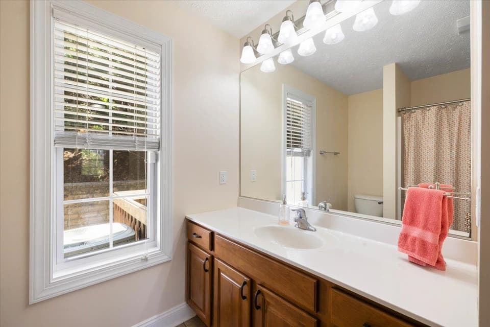 175 Kitty Lane, photo 14 of 34