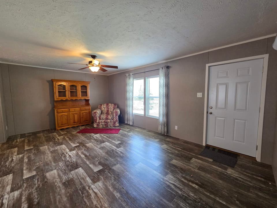 80 Boxwood Drive, photo 17 of 40