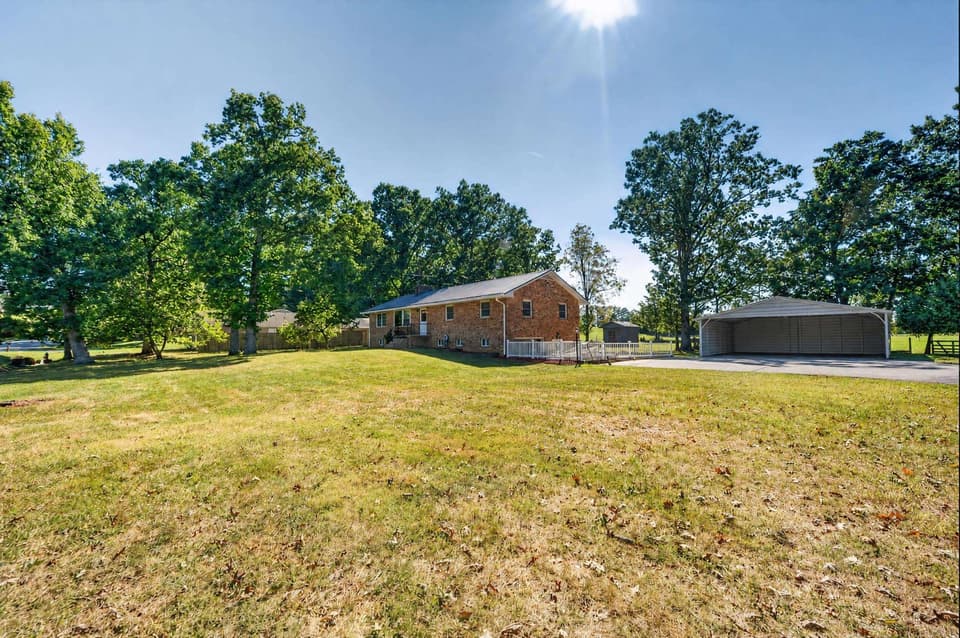 350 Teel Street, photo 10 of 40