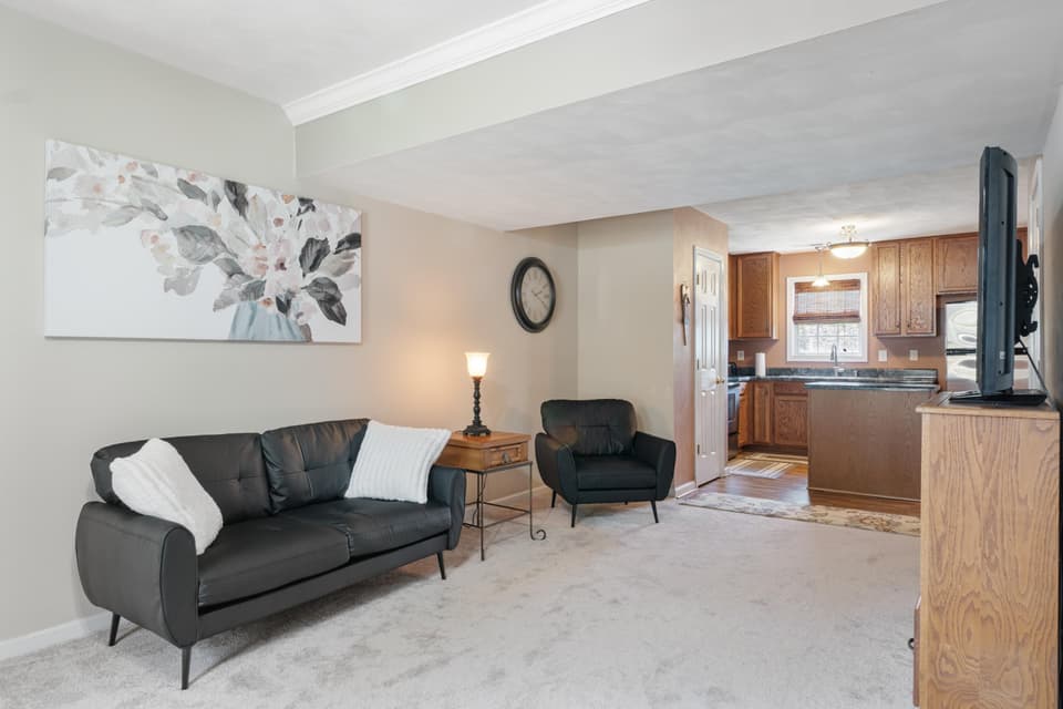 155 Charleston Lane, photo 5 of 38