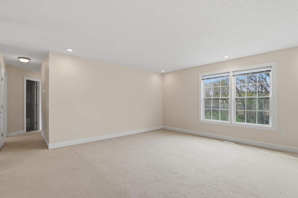 1410 Sherwood Drive, photo 11 of 40