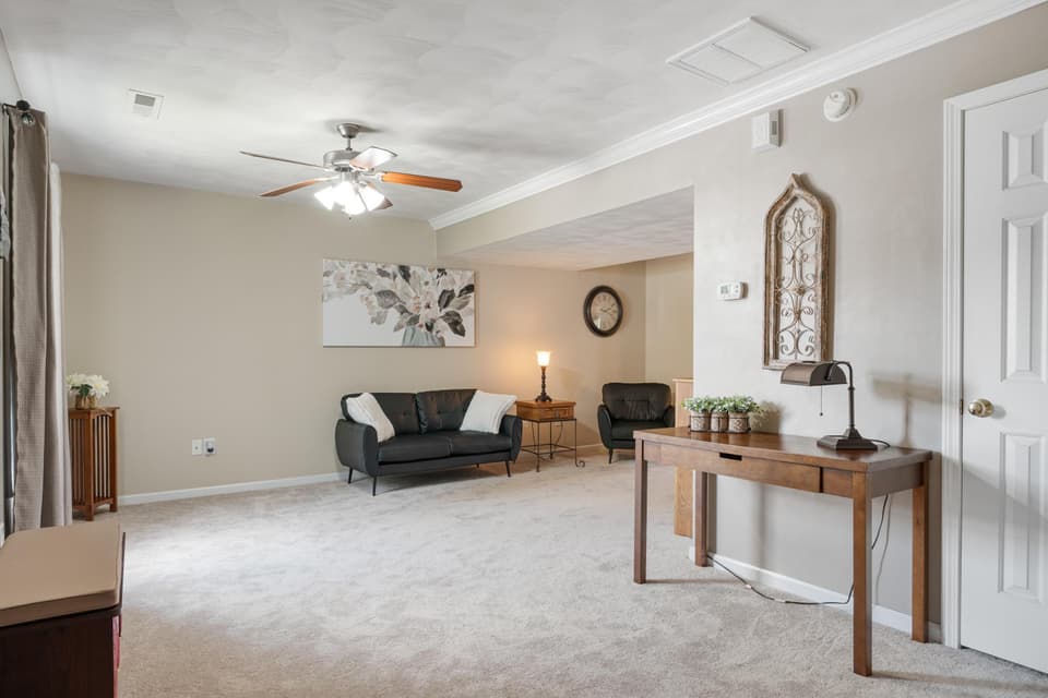 155 Charleston Lane, photo 4 of 38