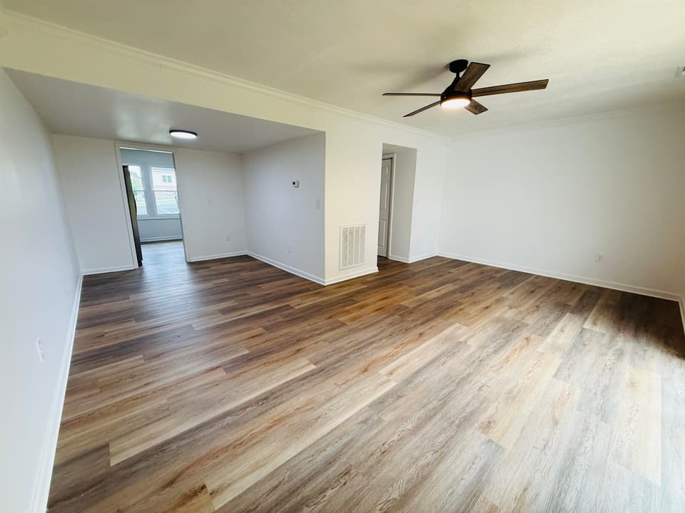 660 Cambria Street NW, photo 7 of 27