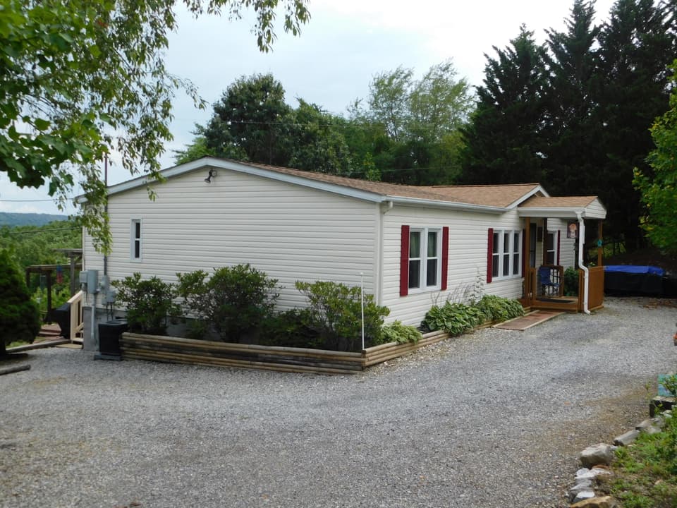 2853 Spaulding Road, photo 3 of 26