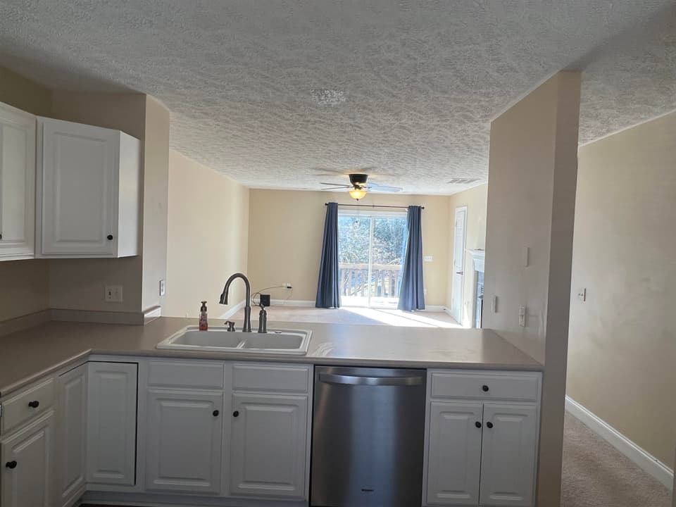 135 Willow Oak Drive, photo 7 of 23