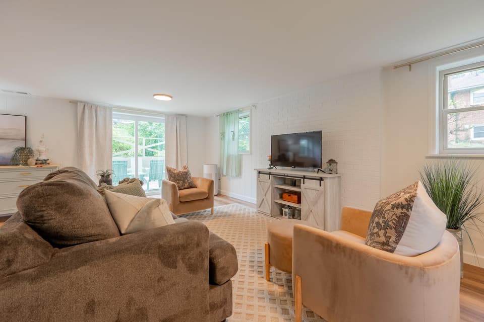 305 Overland Drive, photo 37 of 40