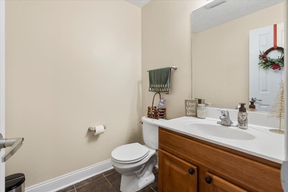 910 Oak Tree Boulevard, photo 18 of 40