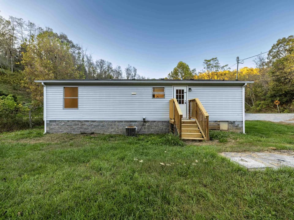 2619 Den Hill Road, photo 4 of 25