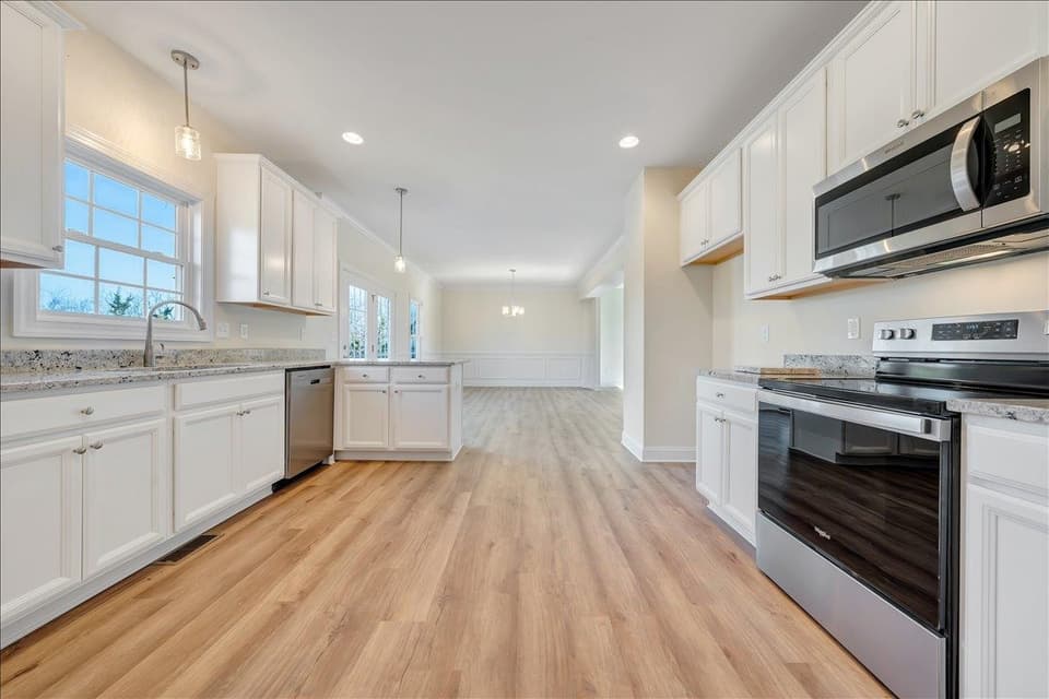 1570 Kensington Way NW, photo 12 of 32
