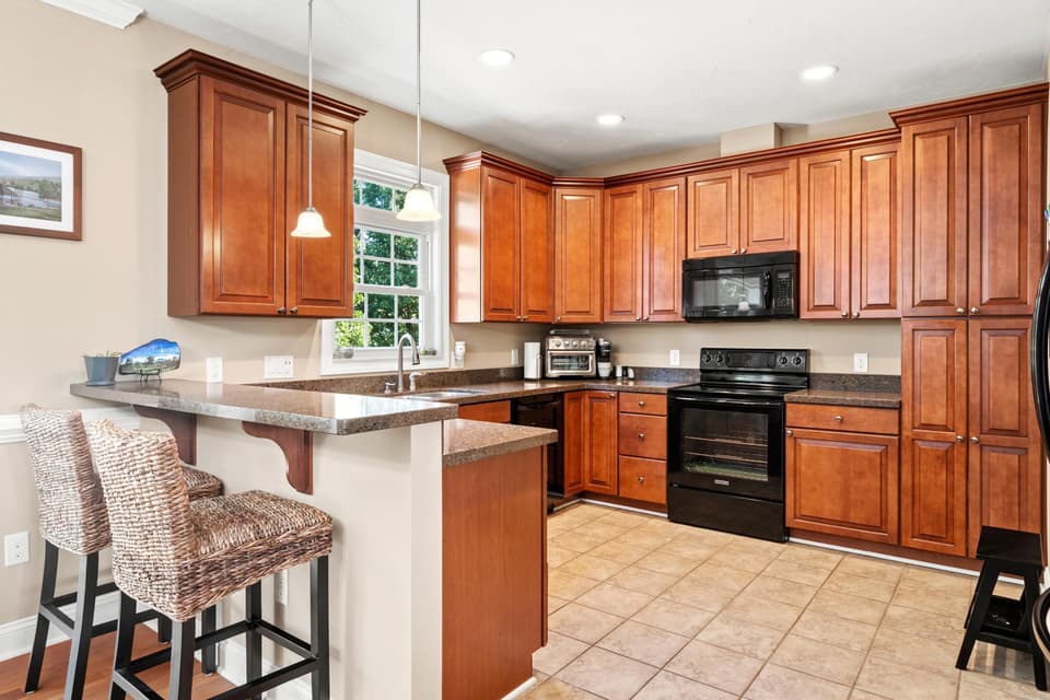 925 Brooklyn Avenue, photo 8 of 40