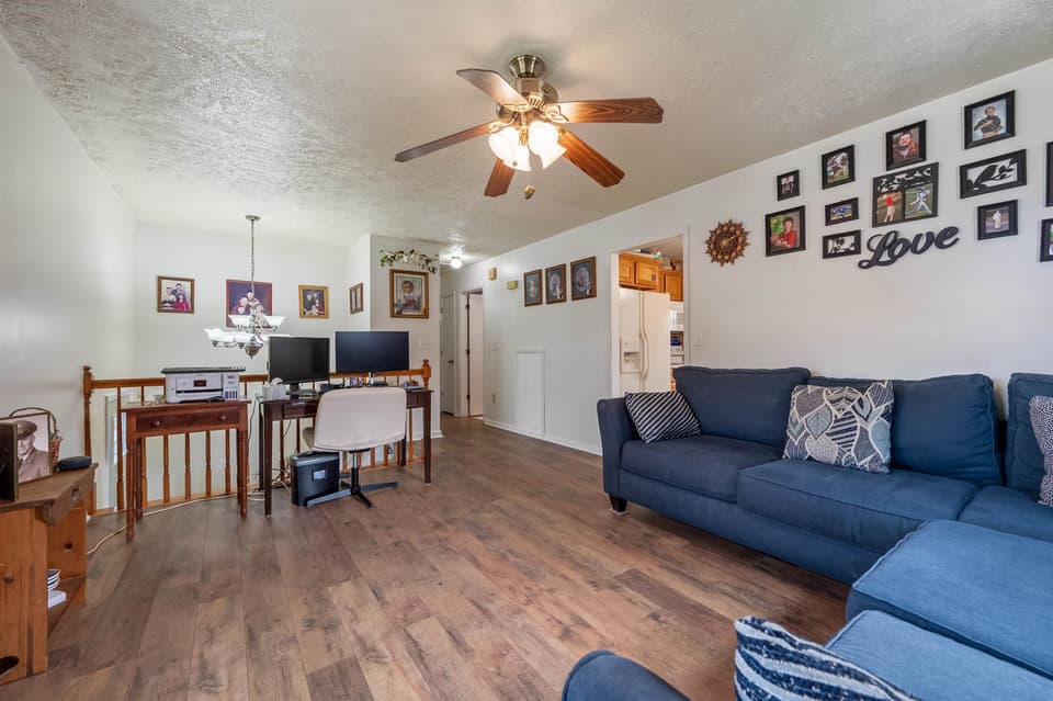 1380 Dow Street, photo 8 of 40
