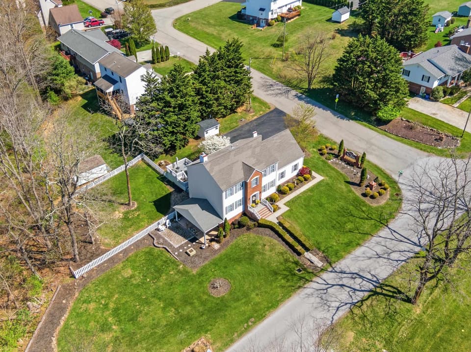 450 Tower Road, photo 4 of 40