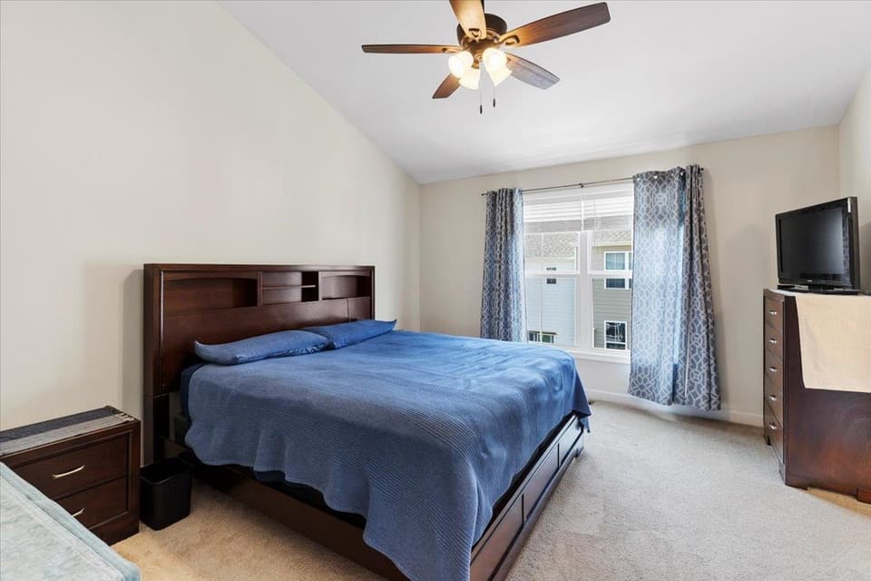325 John Adams Drive, photo 32 of 40