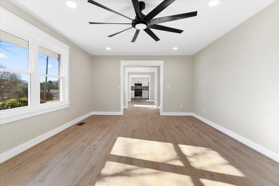 855 Mountain View Drive, photo 11 of 40