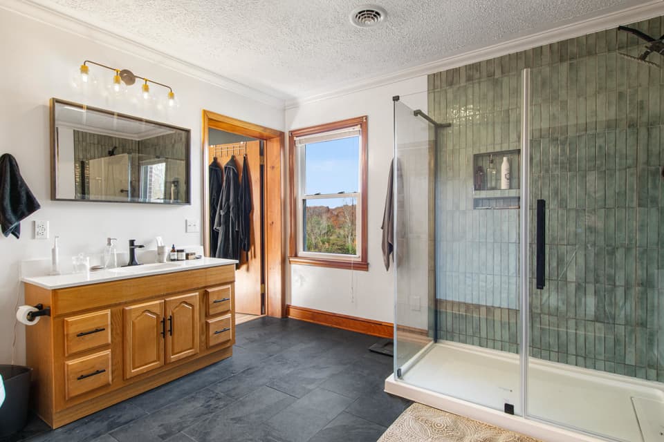 1595 Gallimore Street, photo 21 of 40