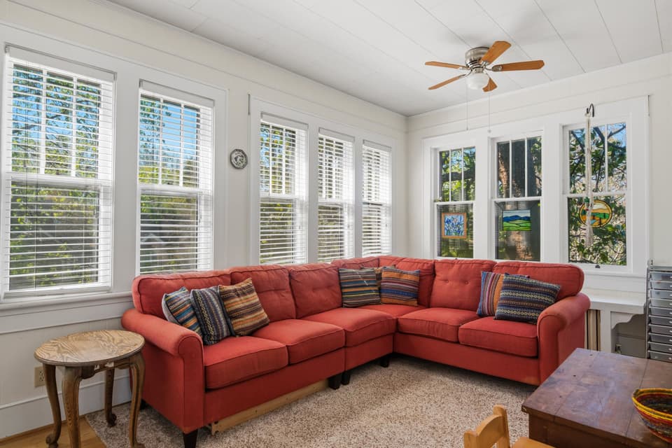 805 W Main Street, photo 15 of 40