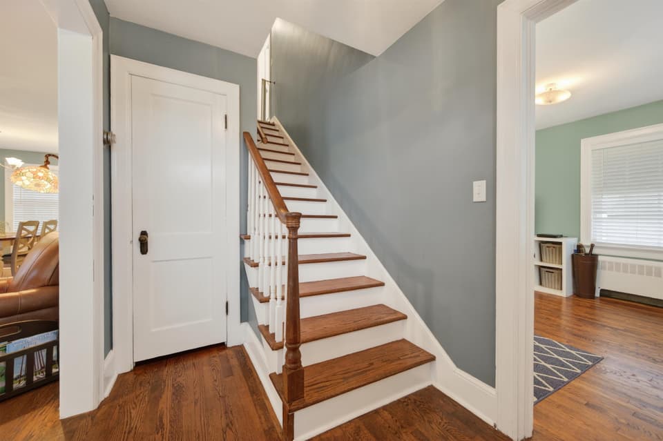 301 S Franklin Street, photo 15 of 35