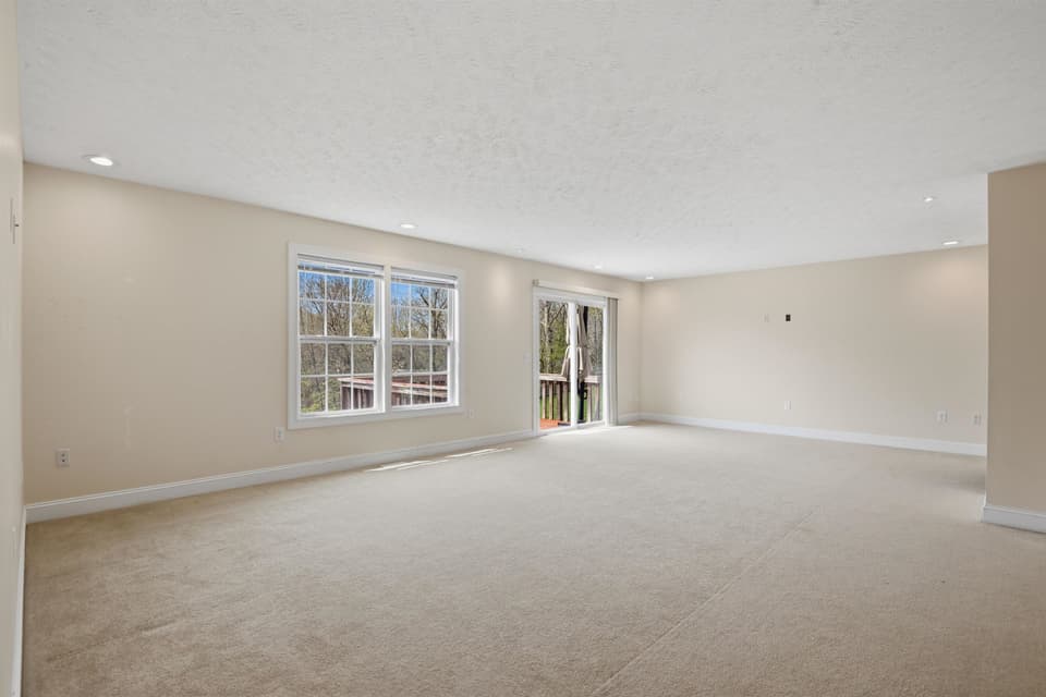 1410 Sherwood Drive, photo 9 of 40