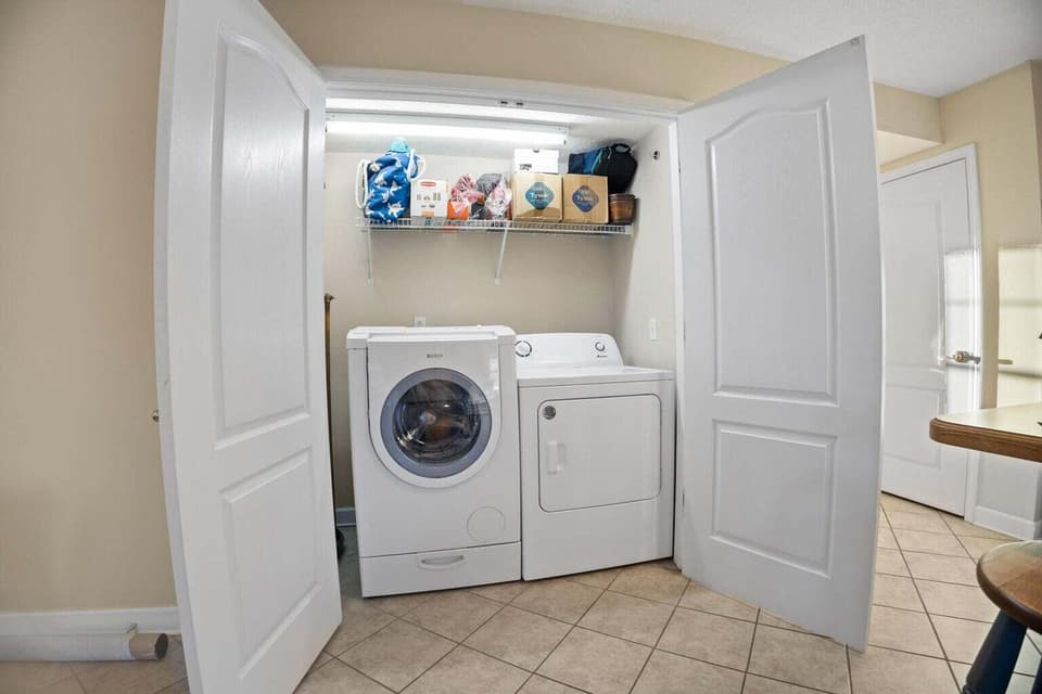 422 Miller St SE, photo 6 of 16