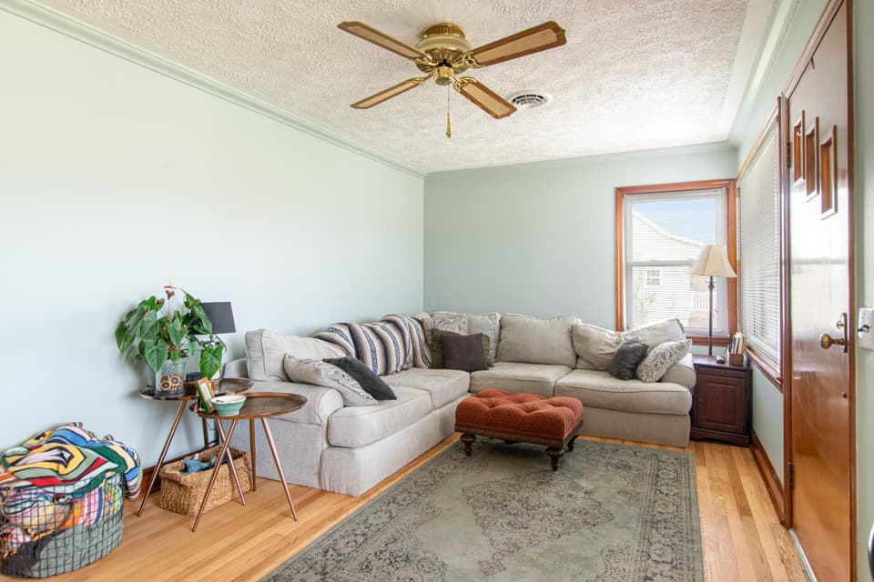 1595 Gallimore Street, photo 5 of 40