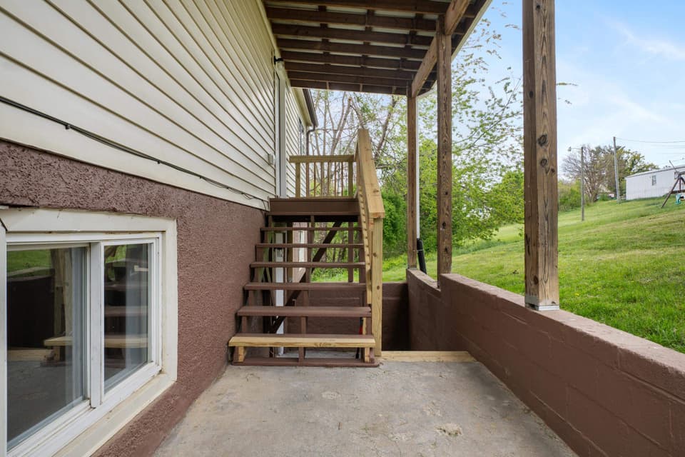 130 East Street, photo 3 of 36