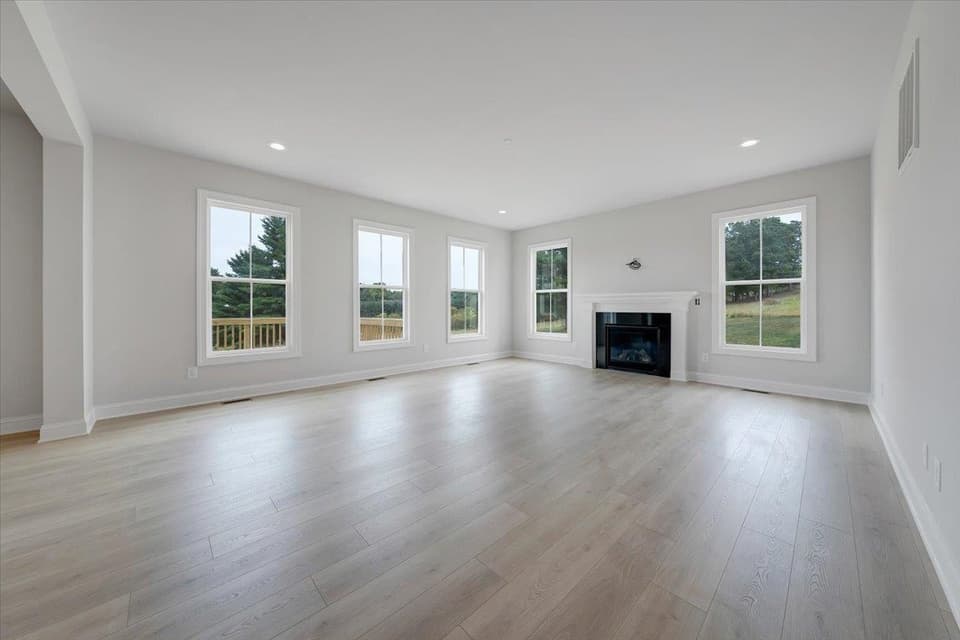 974 Round Meadow Drive, photo 14 of 40