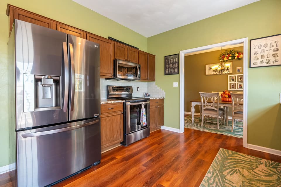 175 Wistaria Drive, photo 16 of 40