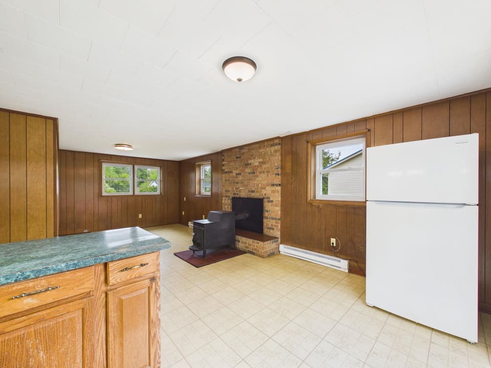 405 Maple Drive SE, photo 20 of 37