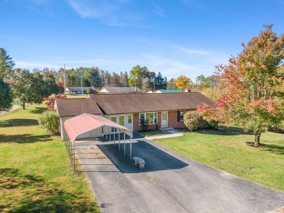 2272 Lupine Lane, photo 3 of 40