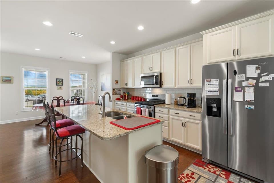 195 Hamilton Avenue NW, photo 5 of 37