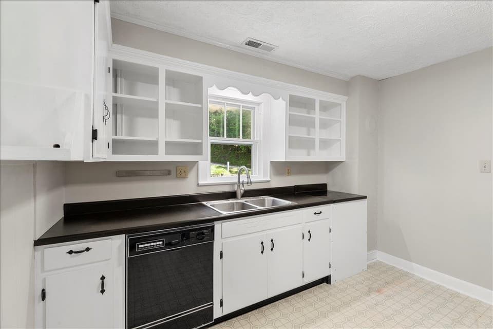 2537 Rosemary Road, photo 19 of 40
