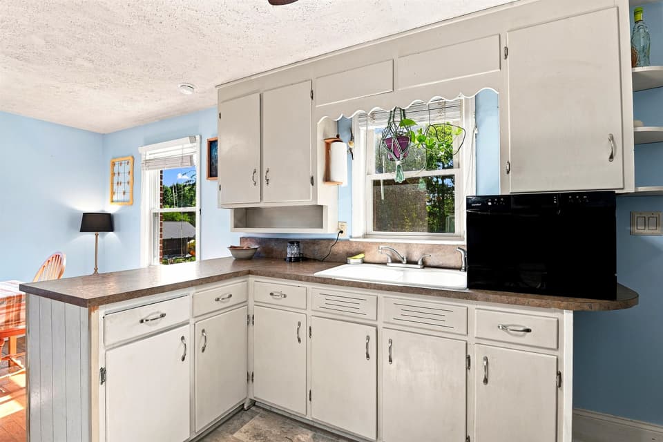 105 Ellett Drive SE, photo 16 of 37