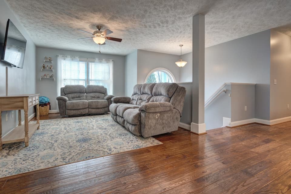 145 Robin Hood Drive, photo 5 of 37