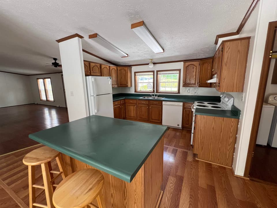4212 Christie Lane, photo 8 of 28