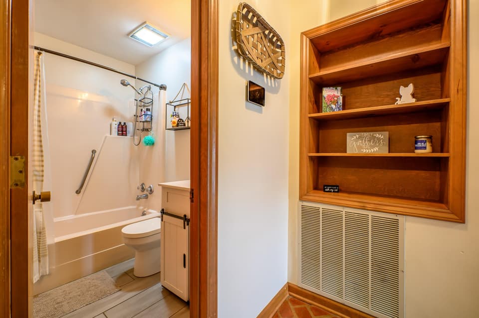 1138 Round Meadow Drive, photo 28 of 40