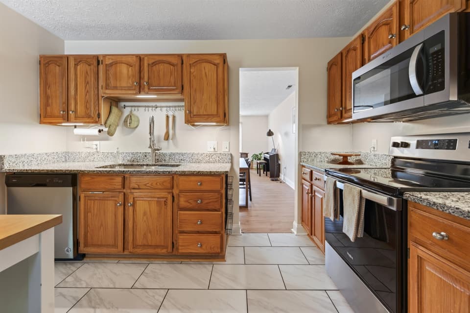 230 Silver Leaf Drive, photo 12 of 40