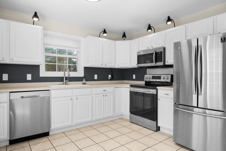 510 Oak Tree Boulevard NW, photo 12 of 33