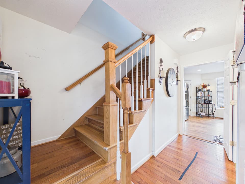 209 Rolling Hills Drive, photo 12 of 40
