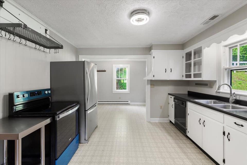 2537 Rosemary Road, photo 17 of 40