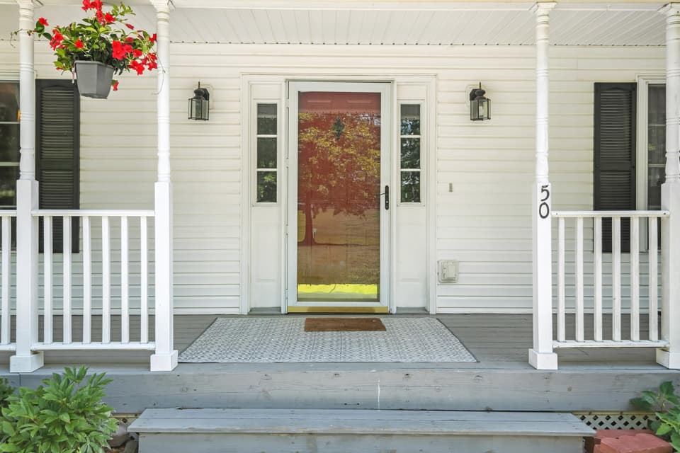 50 Sapphire Avenue, photo 3 of 39