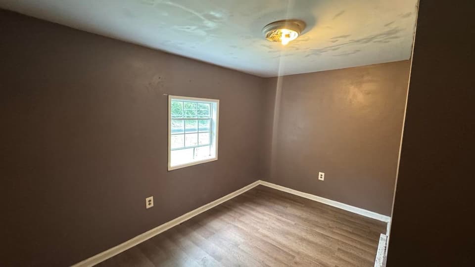 475 Stone Street, photo 9 of 10